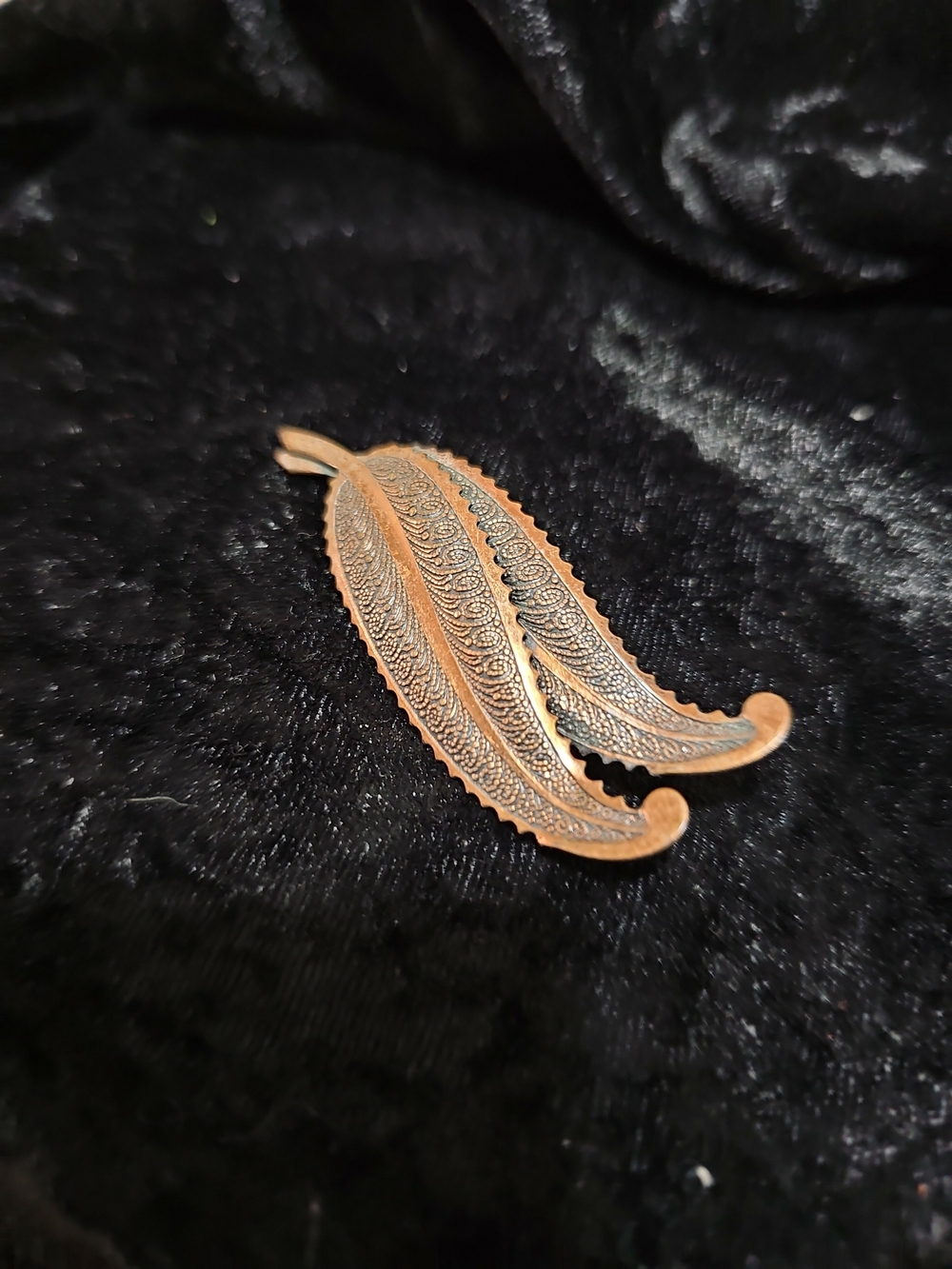 Vintage-Inspired Copper Feather Pendant Necklace Vintage
